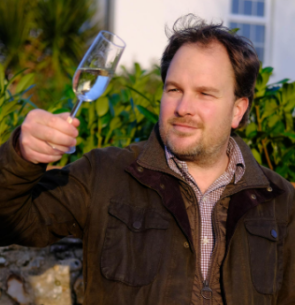 Dr Alistair Nesbitt